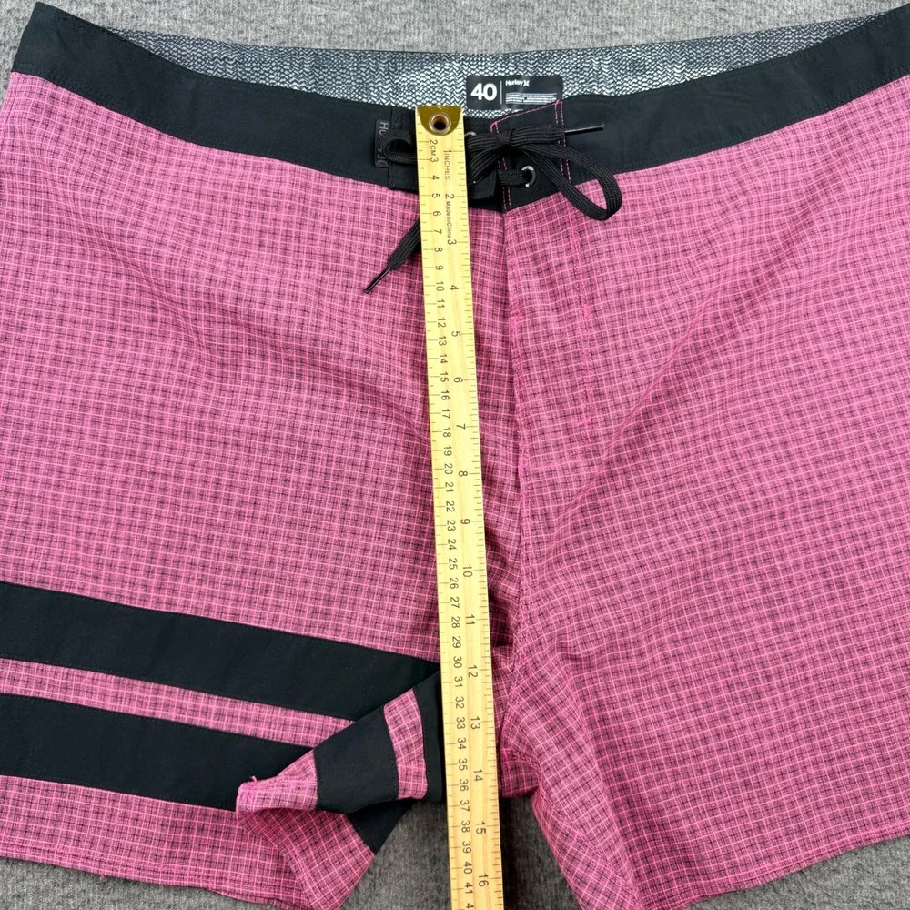 Hurley Phantom Board Shorts Men's 40 Pink Black Plaid Striped Swim Trunks AQ9990